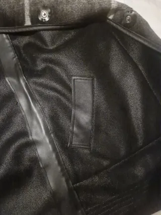 Chaqueta reversible con capucha