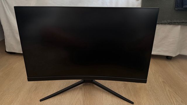 Monitor MSI G24C4 23.6 FullHD 144Hz Curvo