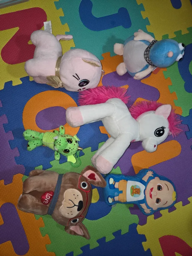 Lote de peluches variados