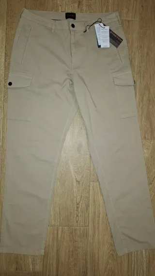 Pantalón Cargo Beige camel Guess Nuevo Talla 48