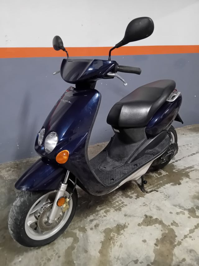 Yamaha Neox Azul Oscuro