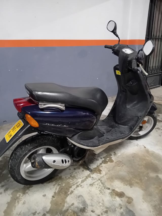 Yamaha Neox Azul Oscuro