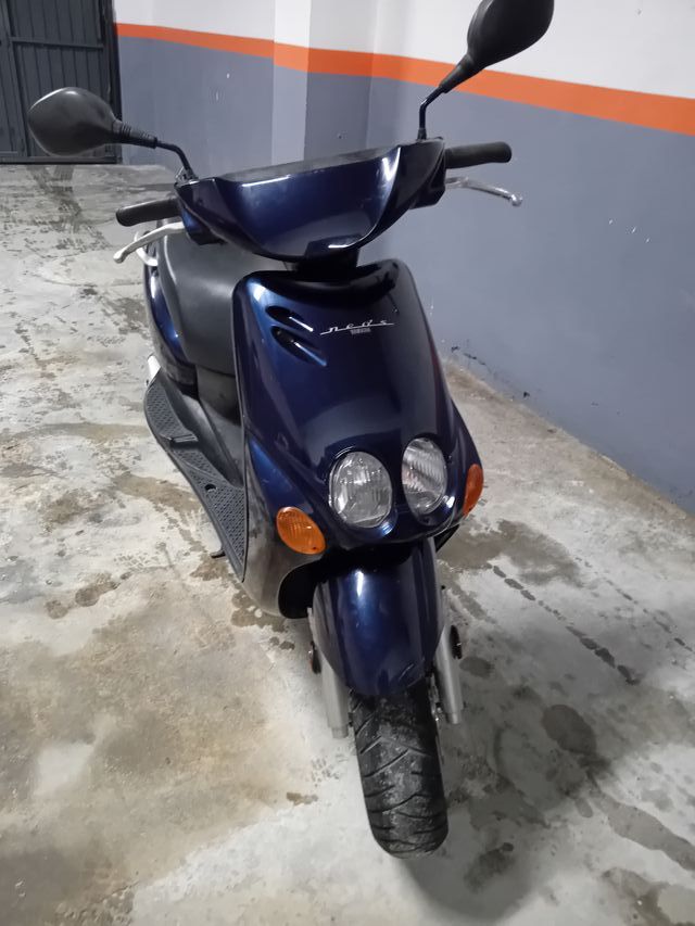 Yamaha Neox Azul Oscuro