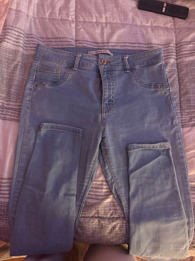 Vaqueros Bershka Azules Talla 36