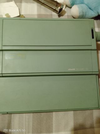 Máquina de escribir Olivetti De Luxe II