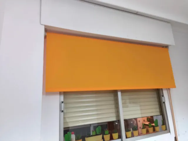 Estor enrollable amarillo 171x126cm