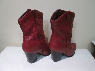 BOTINES CAMPEROS COLOR BURDEOS NUMERO 39/40 SHEIN