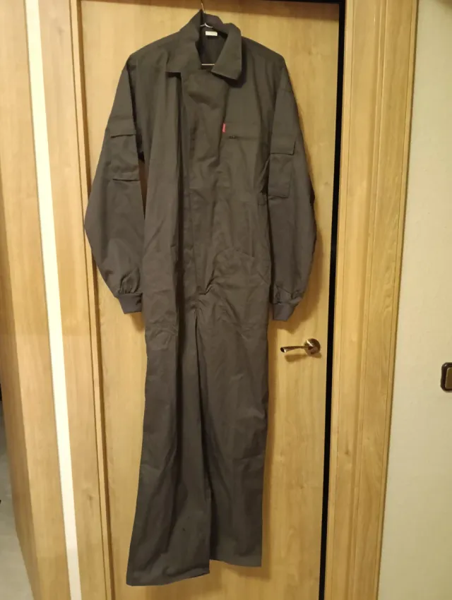 Mono de trabajo gris