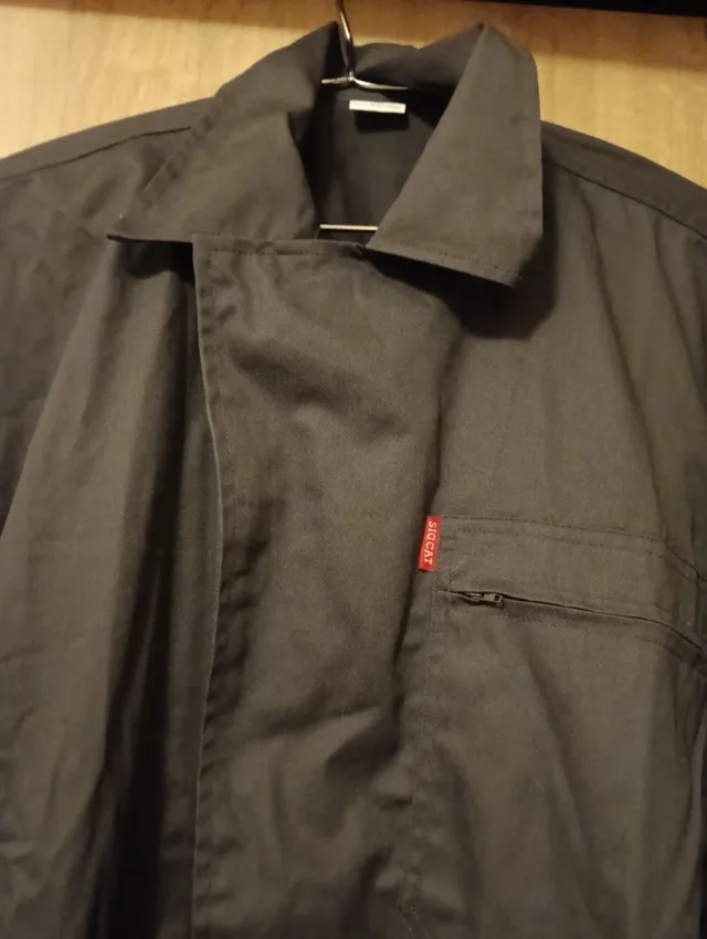 Mono de trabajo gris