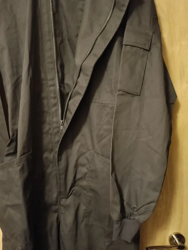 Mono de trabajo gris