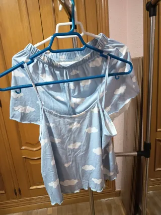 lote :  2 top ,bikini,  conjunto y pijama