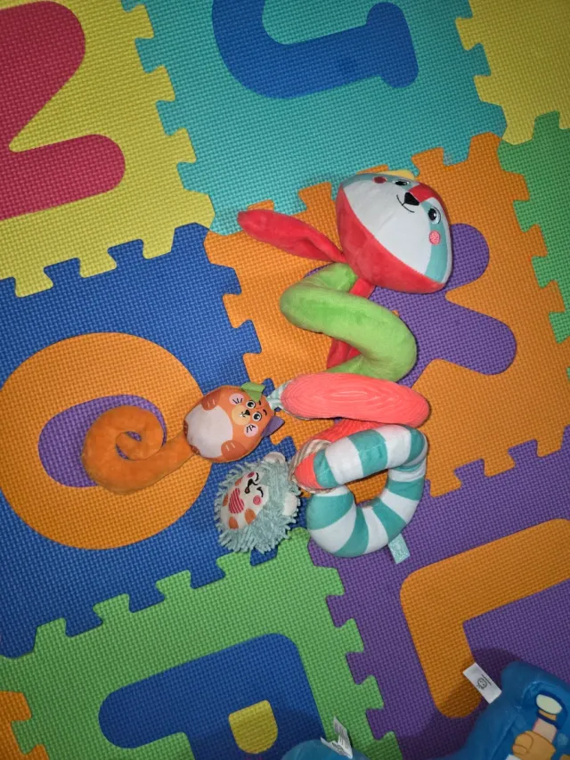 Peluche sonajero para cochecito de bebé