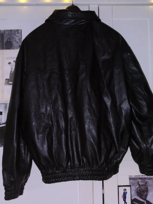 Chaqueta de cuero negra