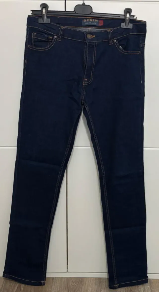 Pantalón VAQUERO infantil azul marino sin usar