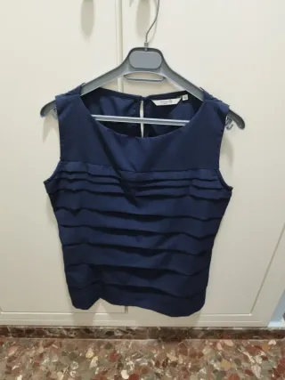 Blusa azul marino sin mangas