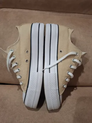 Zapatillas converse  Beige y Blancas