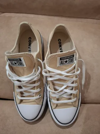 Zapatillas converse  Beige y Blancas