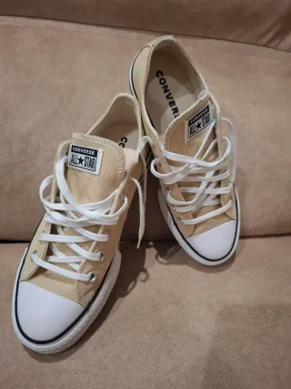 Zapatillas converse  Beige y Blancas