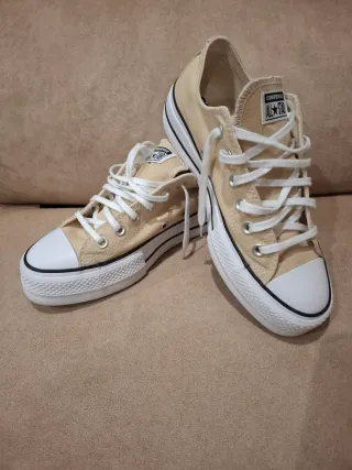 Zapatillas converse  Beige y Blancas