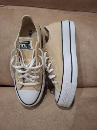 Zapatillas converse  Beige y Blancas