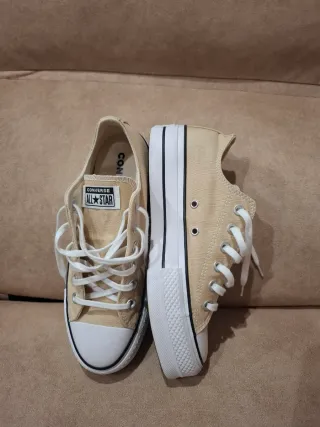 Zapatillas converse  Beige y Blancas