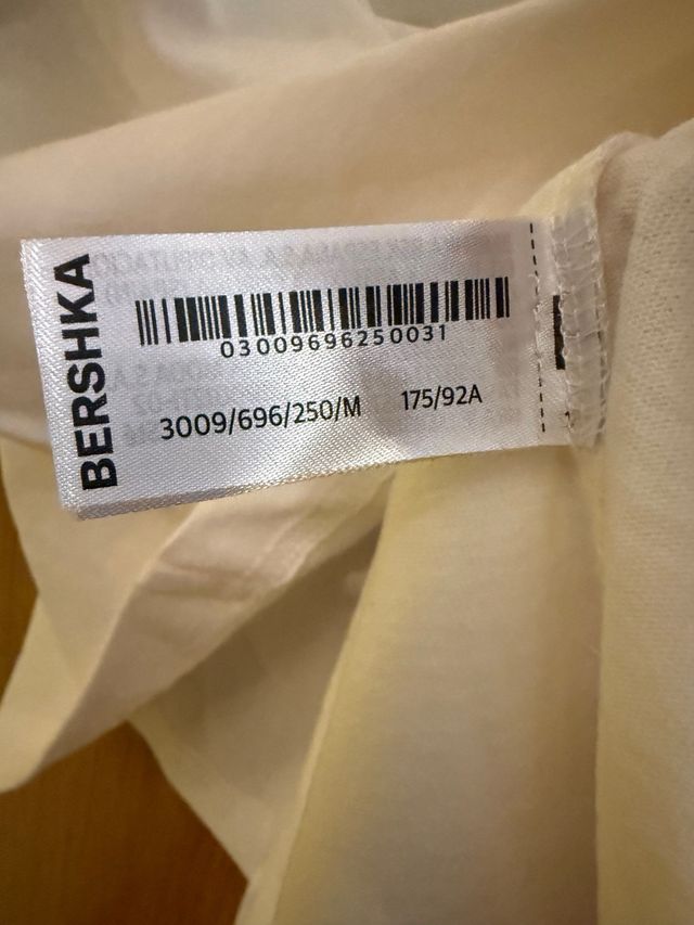 Camiseta Bershka Blanca Talla M