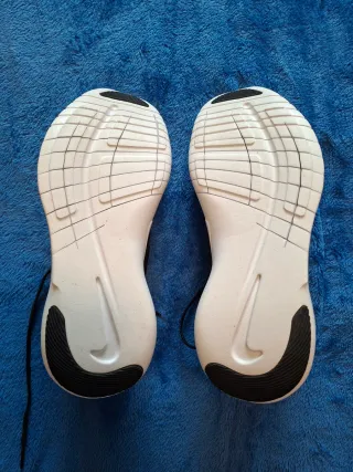 Nike Running Flyknit Talla 44