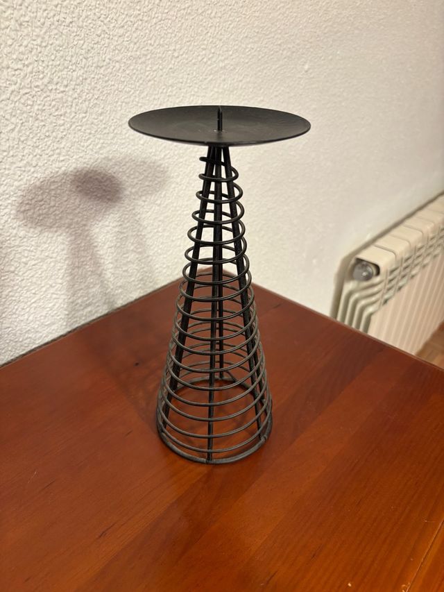 Portavelas de metal negro