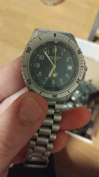 Reloj Hamilton Quartz Plata y Negro