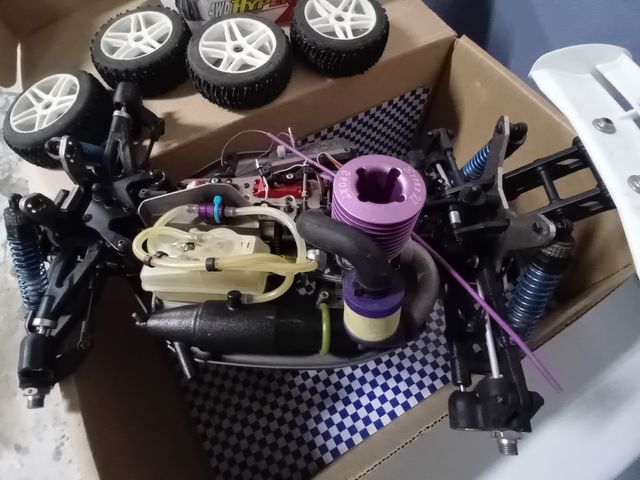RC Hyper 7 Pro. Y  Mando RC Sanwa M12S
