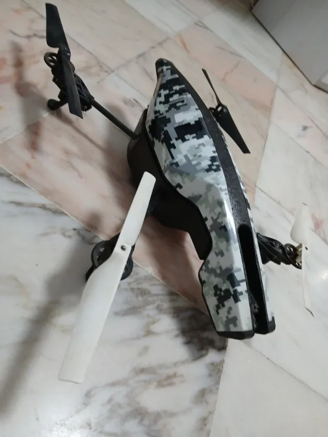 Parrot AR Drone 2.0 HD con fotocamera per smartphone