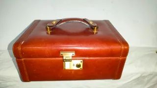 Joyero bolso caja piel marrón bronce París años 40