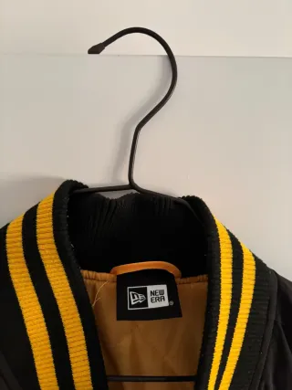 Cazadora New Era Lakers