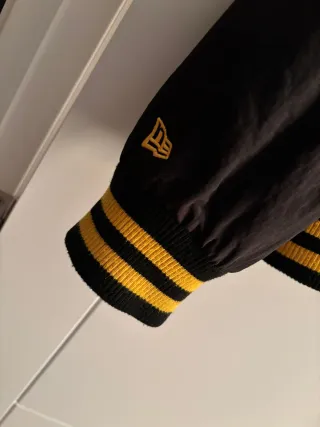 Cazadora New Era Lakers