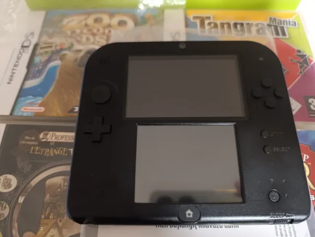 Nintendo 2DS Blu/Nero + 5 Giochi