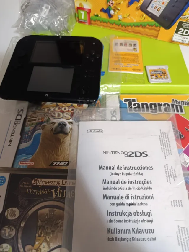 Nintendo 2DS Blu/Nero + 5 Giochi