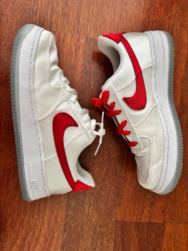 Nike Air Force 1 Blancas Rojas