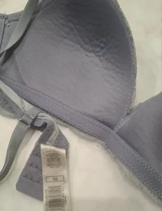 Sujetador gris azulado sin aros con encaje