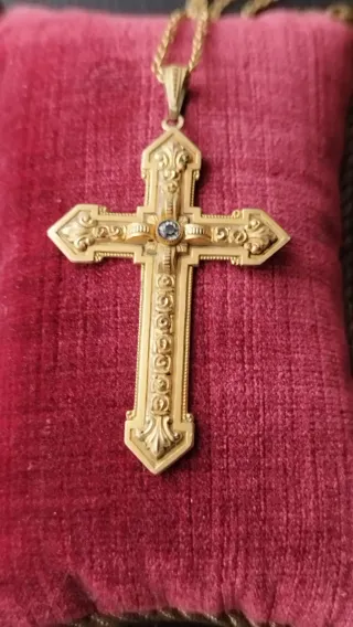 Colgante Cruz Vintage chapado en Oro