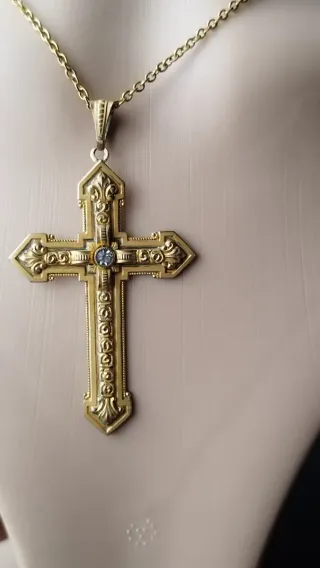 Colgante Cruz Vintage chapado en Oro