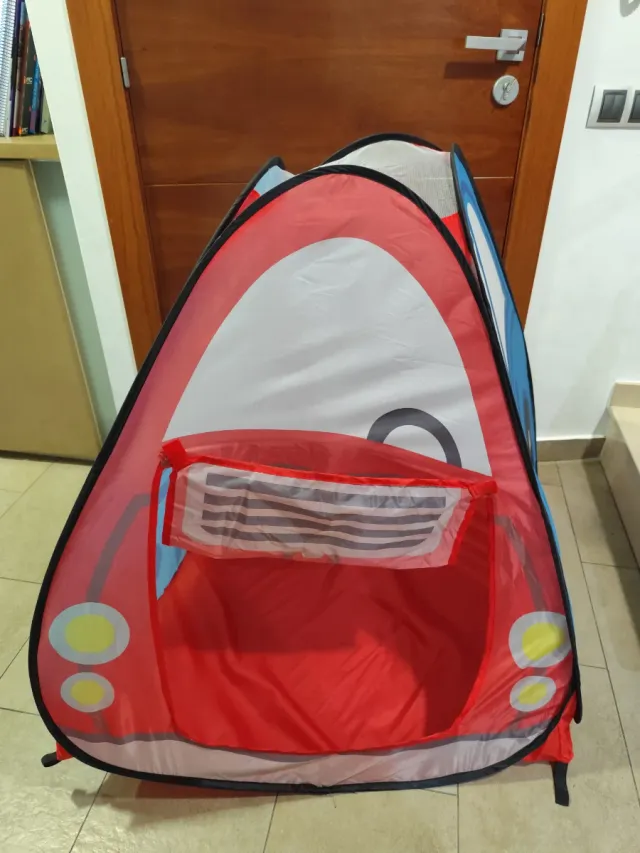 Casita infantil de tela para jugar y triangulos