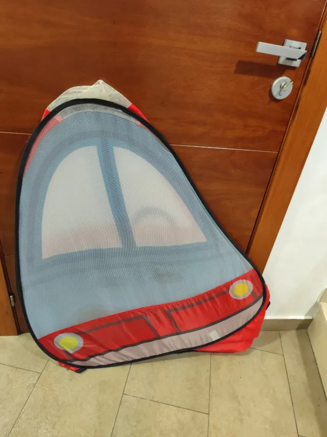 Casita infantil de tela para jugar y triangulos