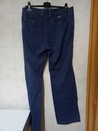 Pantalón chino azul
