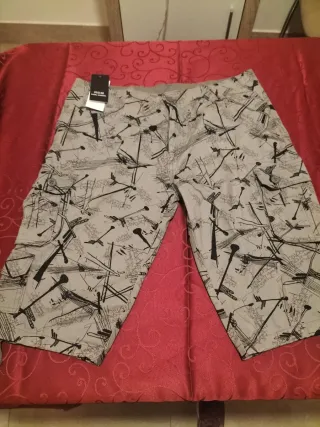 Pantalón corto estampado hombre