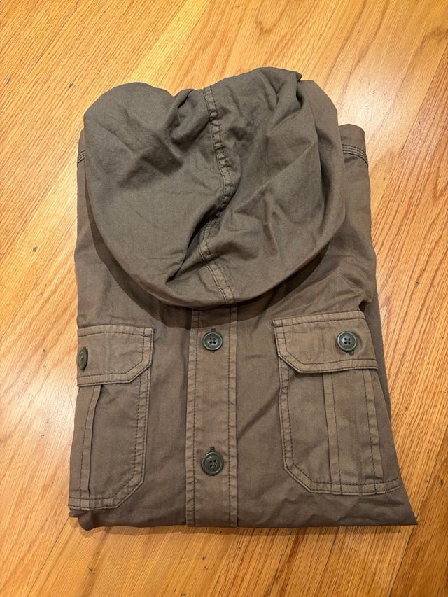 Sobrecamisa hombre marca H&M T.L Verde Oliva