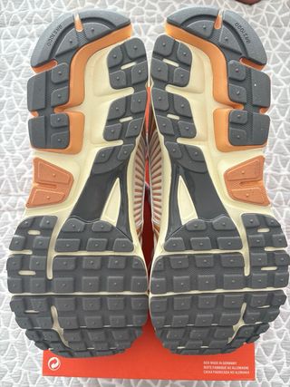 Nike Air Zoom Vomero 5 Beige/Naranja