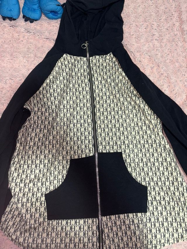 Sudadera con capucha y estampado CH