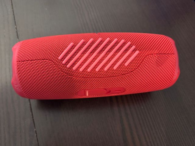 JBL Charge 5 Roja con Caja