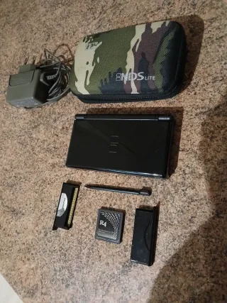 Nintendo DS Lite Nera + Accessori