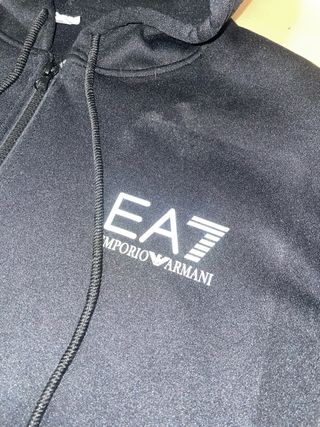 Sudadera EA7 Emporio Armani con cremallera